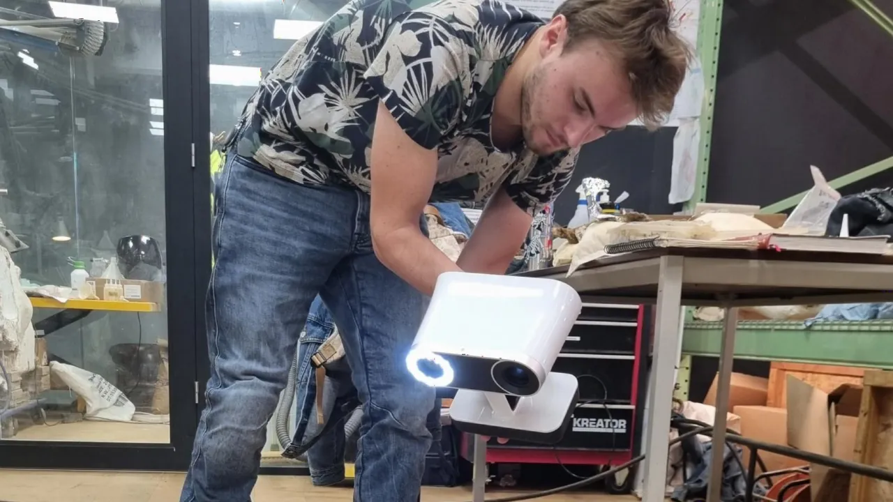 Colijn scant een Triceratops Femur 