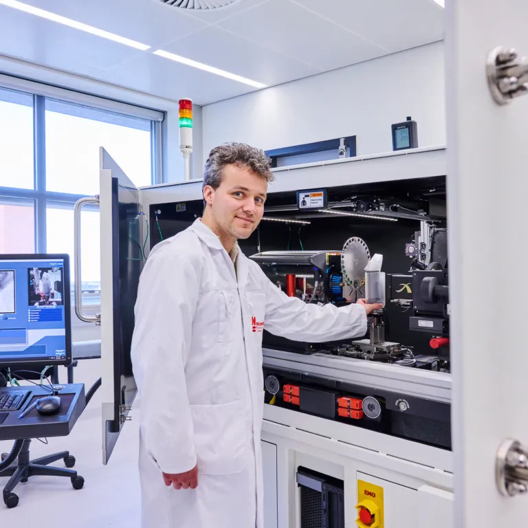 Rob Langelaan lab laboratorium micro-CT scanner kameleon scan Credit Nico Garstman