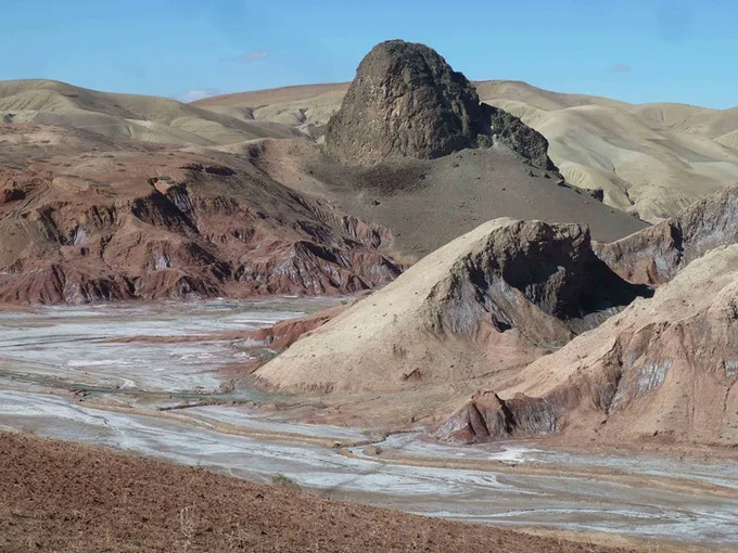 Deep and early earth