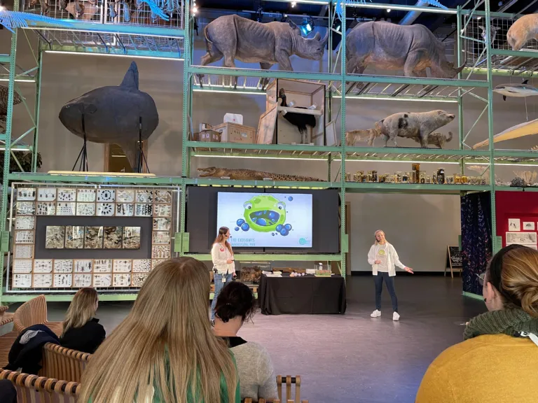 Yuliya Shakalisava geeft een Spotlight presentatie